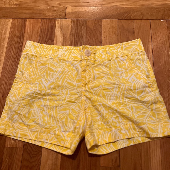 Lilly Pulitzer Yellow and White Shorts - Picture 1 of 7